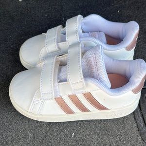 Never worn Adidas size 7 toddler white with rose gold